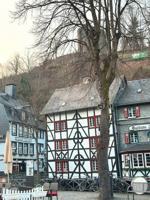 Aachen ve Monschau, Kuzey Ren-Vestfalya — kare 8