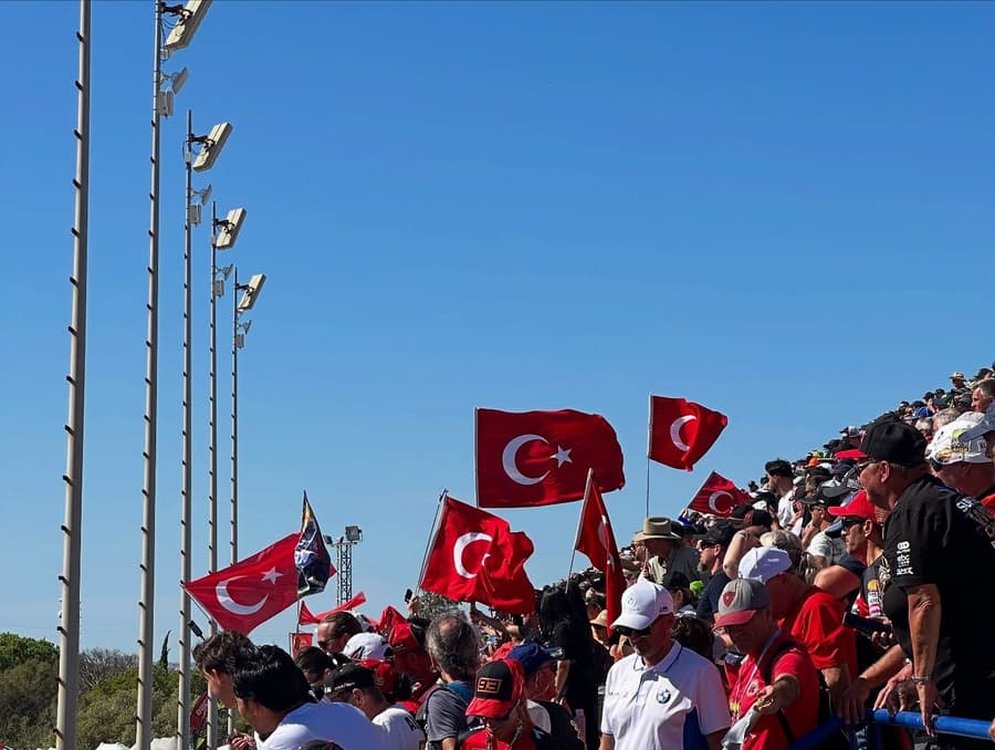 Circuito de Jerez — Pistin zirvesinde Türk bayrağı